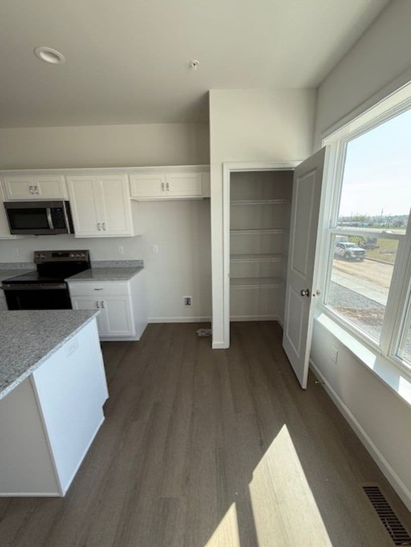 Elizabethtown Apartment: N. Conifer Dr.