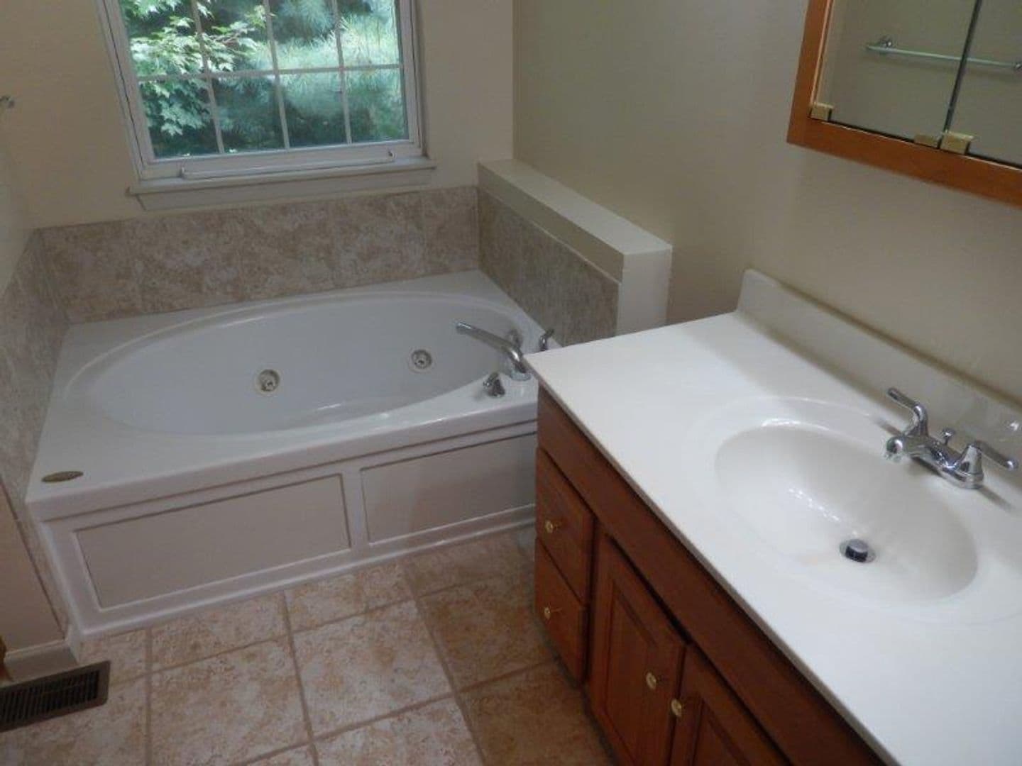 State College Apartment: 1051 Teaberry Lane