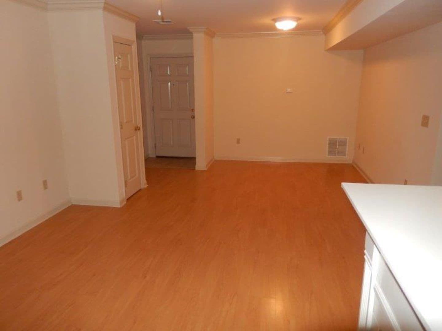 State College Apartment: 1051 Teaberry Lane