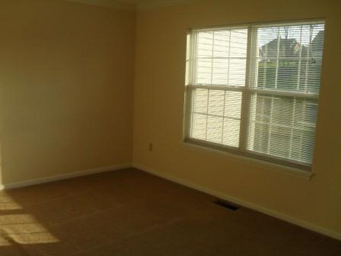 State College Apartment: 1051 Teaberry Lane