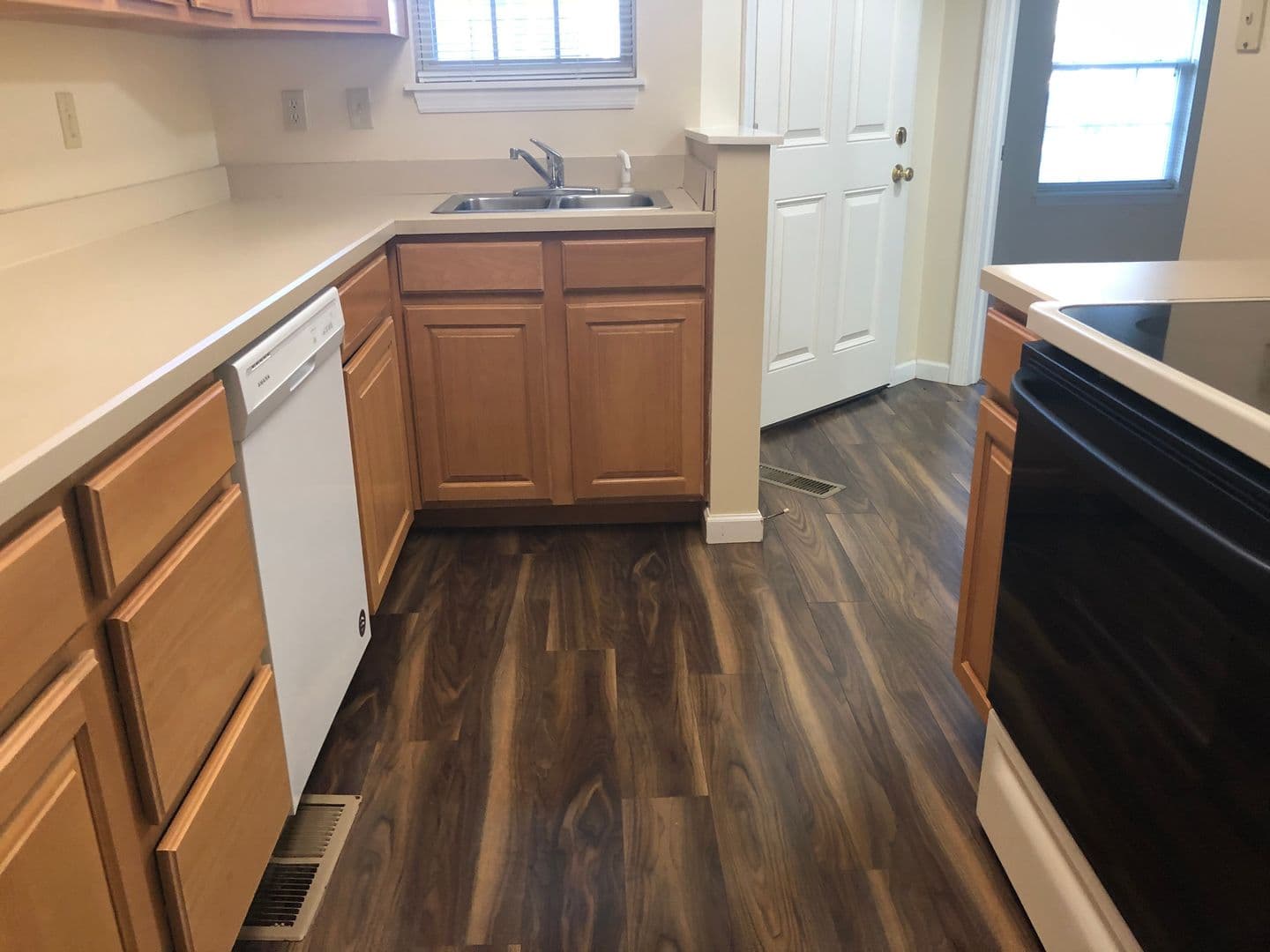 State College Apartment: 1051 Teaberry Lane