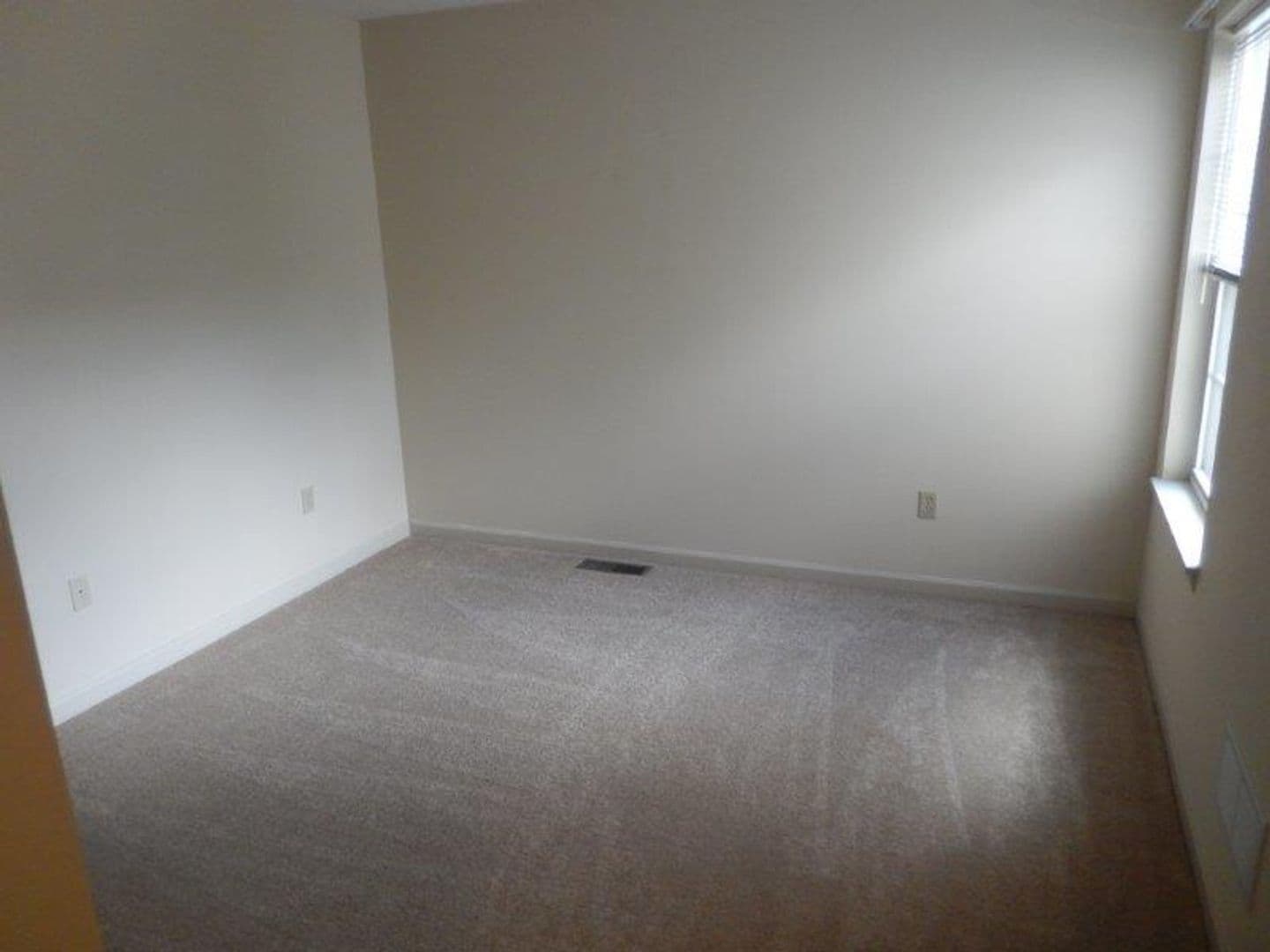 State College Apartment: 1051 Teaberry Lane