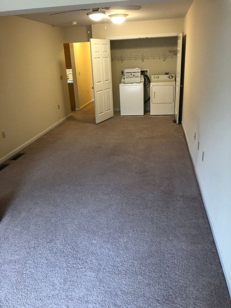 State College Apartment: 1051 Teaberry Lane