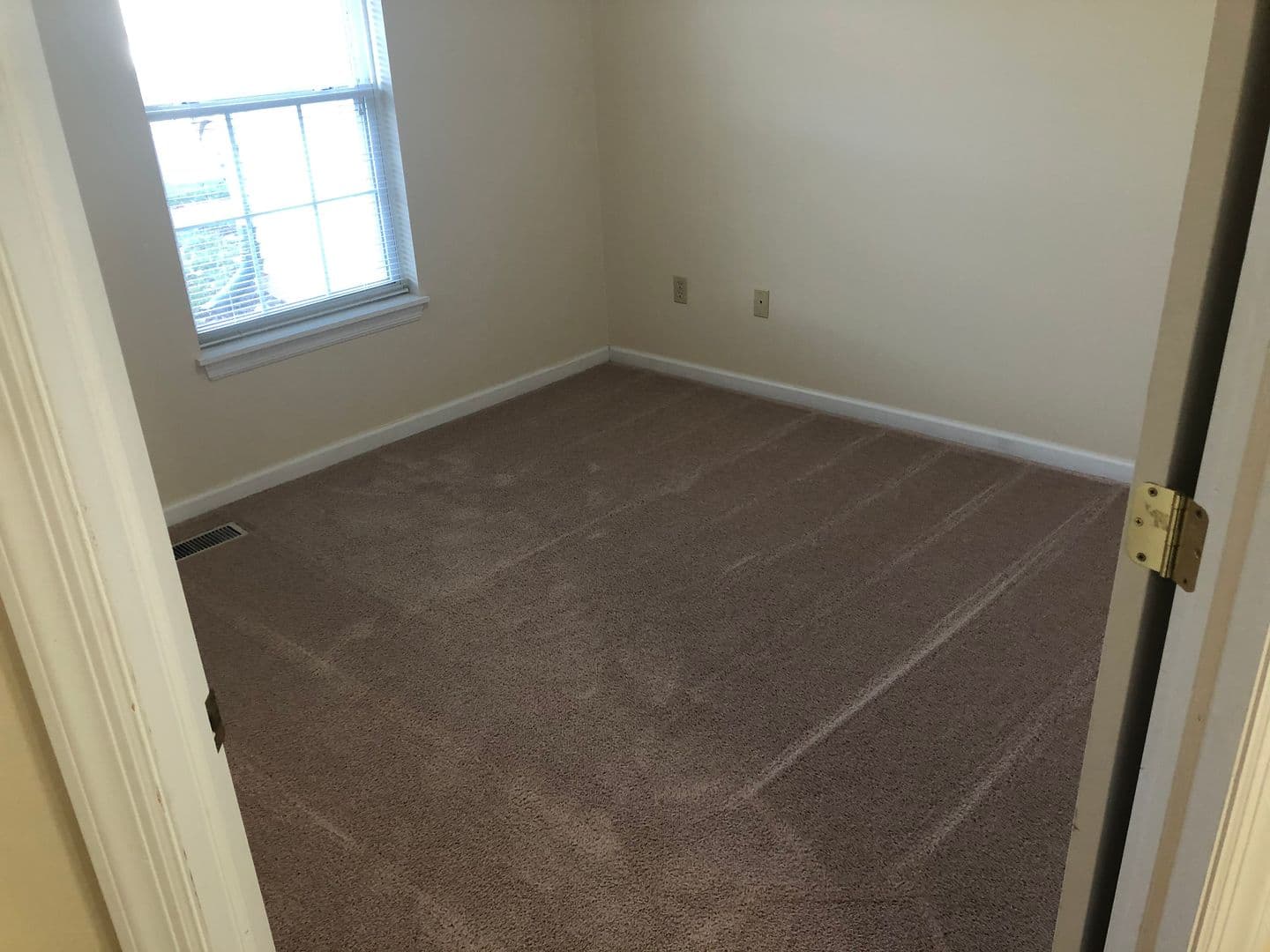 State College Apartment: 1051 Teaberry Lane