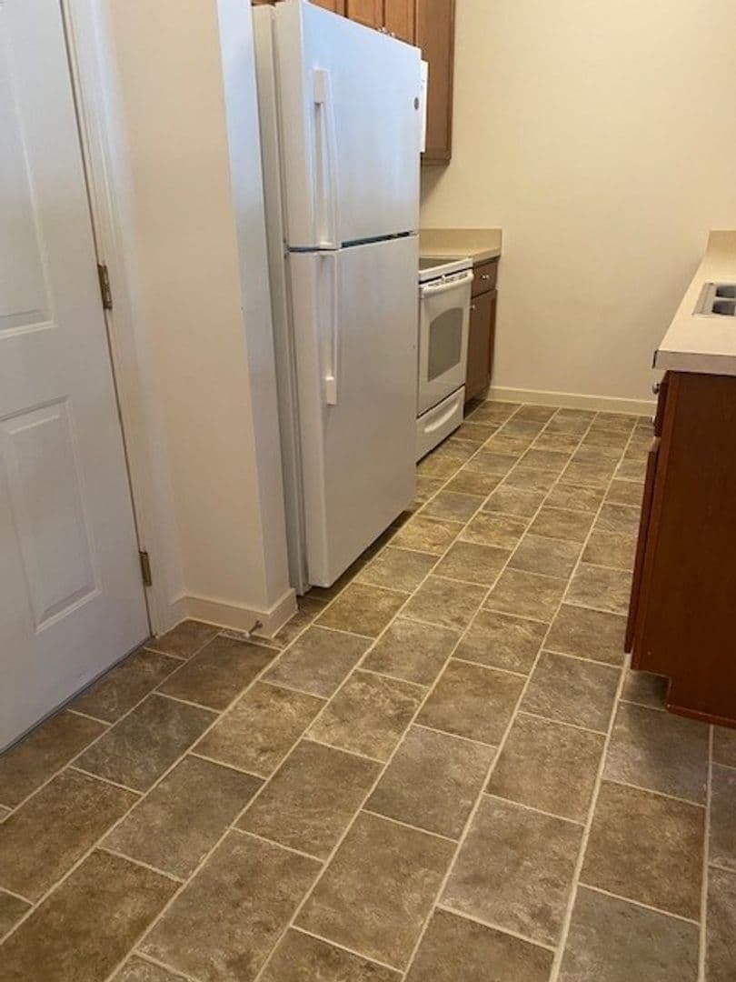 Shippensburg Apartment: 100 Deerfield Lane