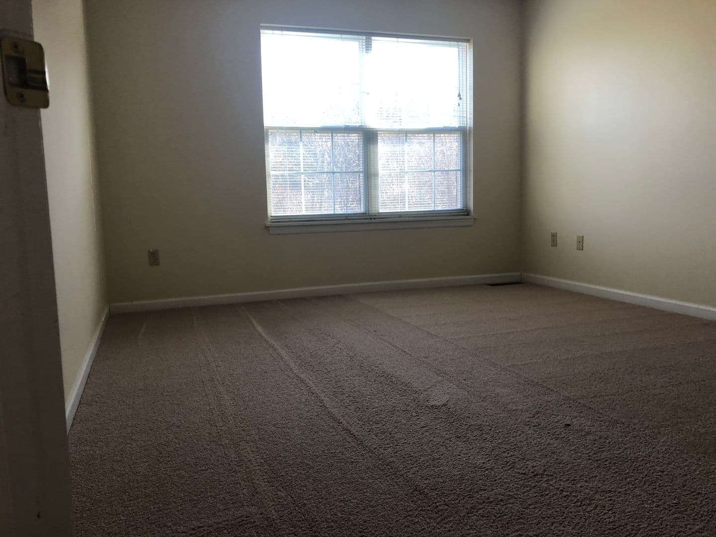State College Apartment: 1051 Teaberry Lane