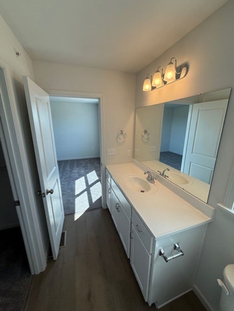 Elizabethtown Apartment: N. Conifer Dr.