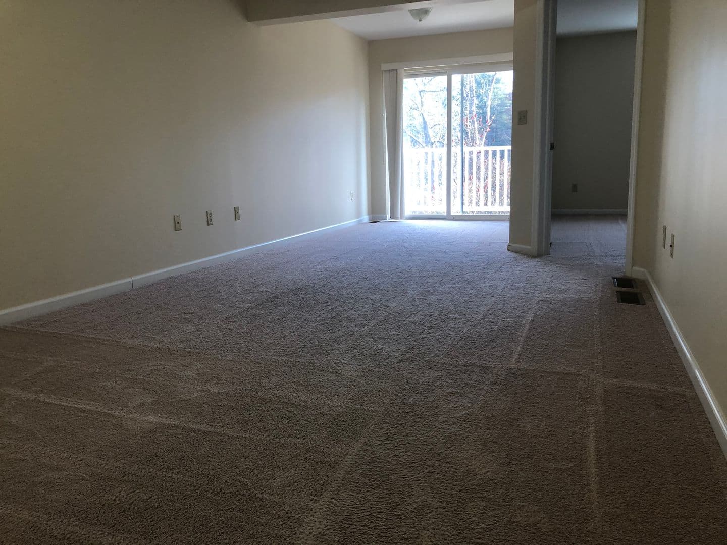 State College Apartment: 1051 Teaberry Lane