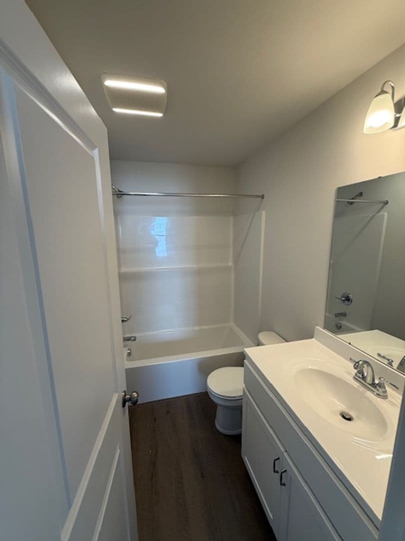 Elizabethtown Apartment: N. Conifer Dr.