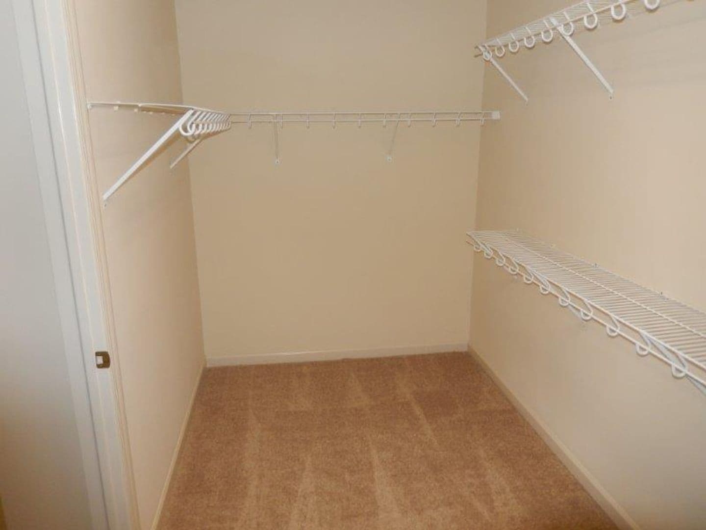 State College Apartment: 1051 Teaberry Lane