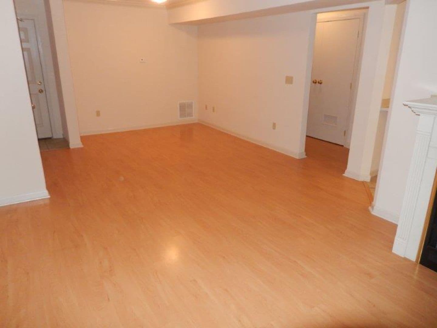 State College Apartment: 1051 Teaberry Lane