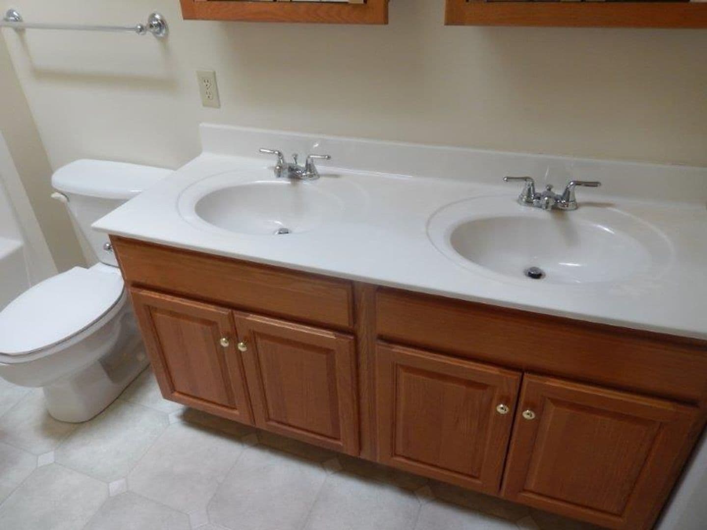 State College Apartment: 1051 Teaberry Lane