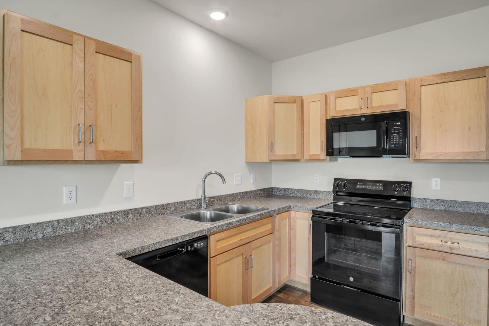 Palmyra Apartment: 125 Farmshed Rd