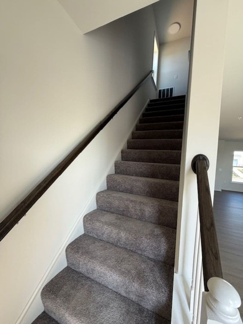 Elizabethtown Apartment: N. Conifer Dr.