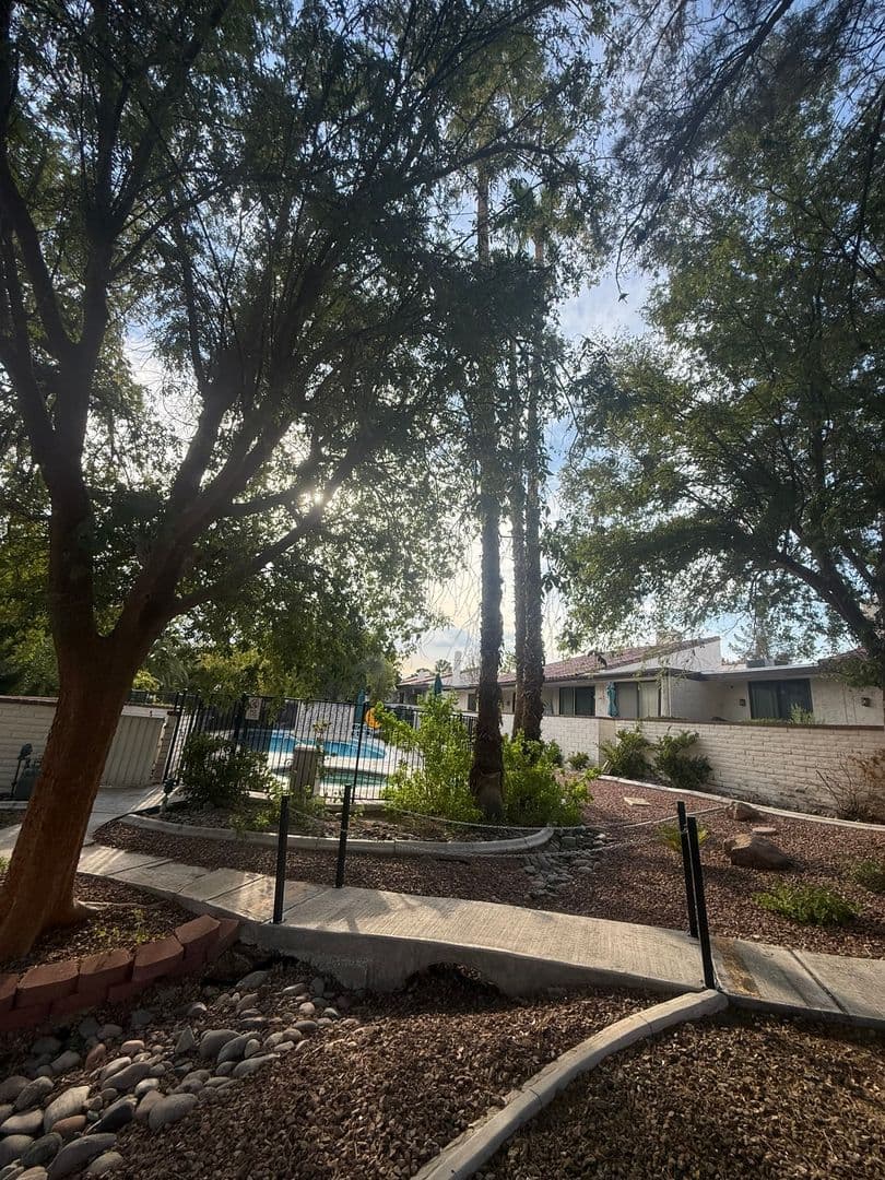 Las Vegas Townhome: 3058 Conquista Ct