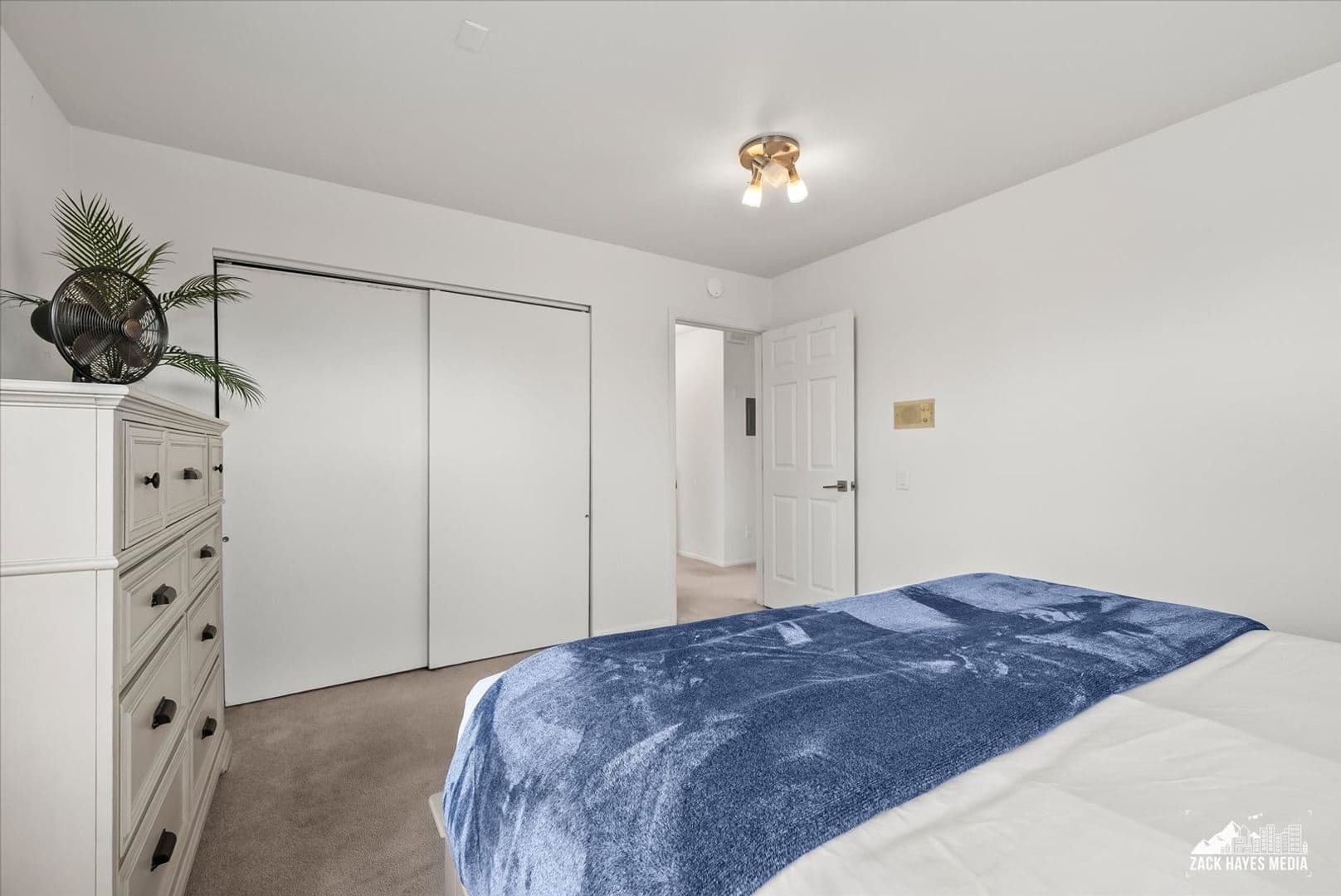 Anchorage Apartment: 324 E Manor Ave
