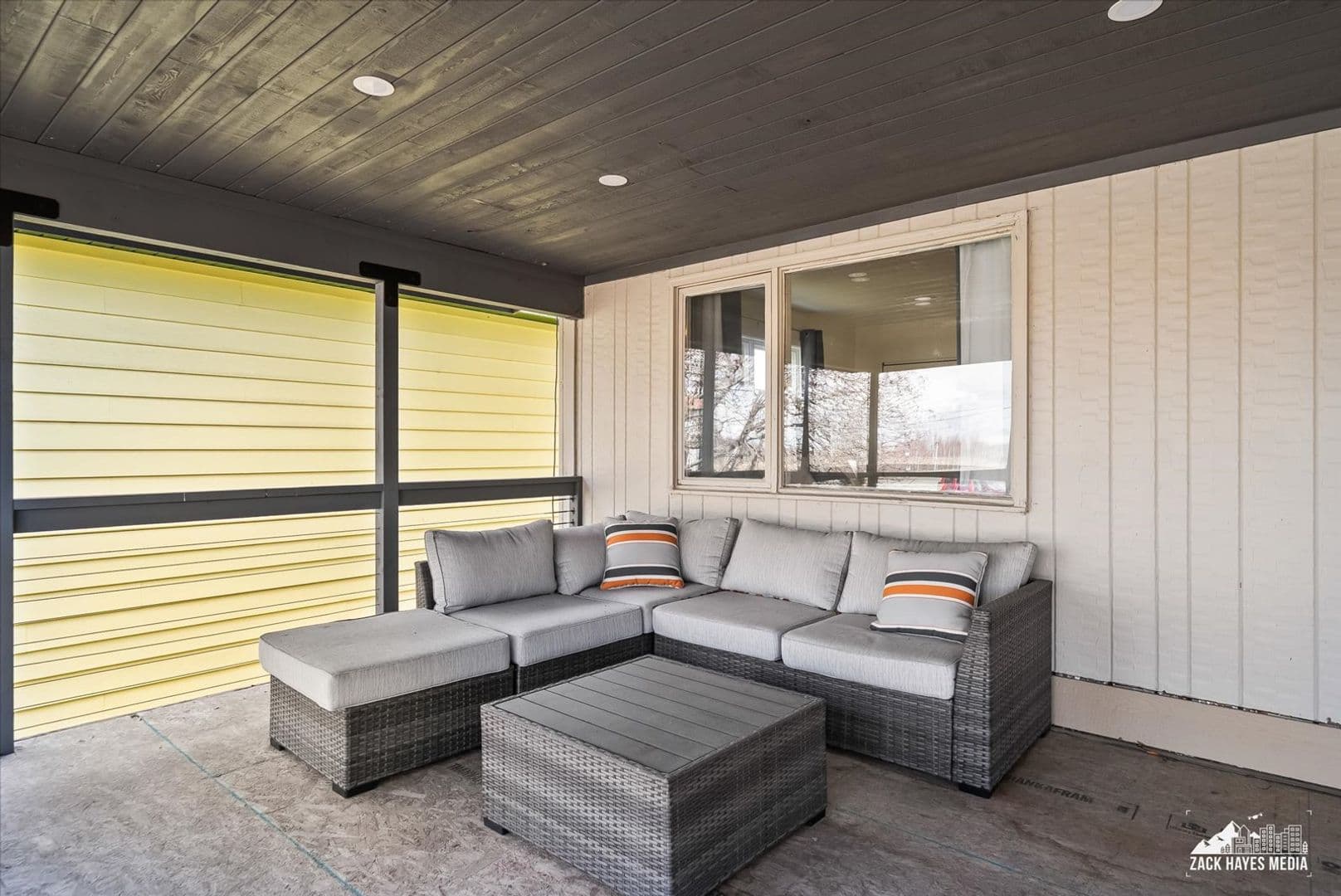 Anchorage Apartment: 324 E Manor Ave