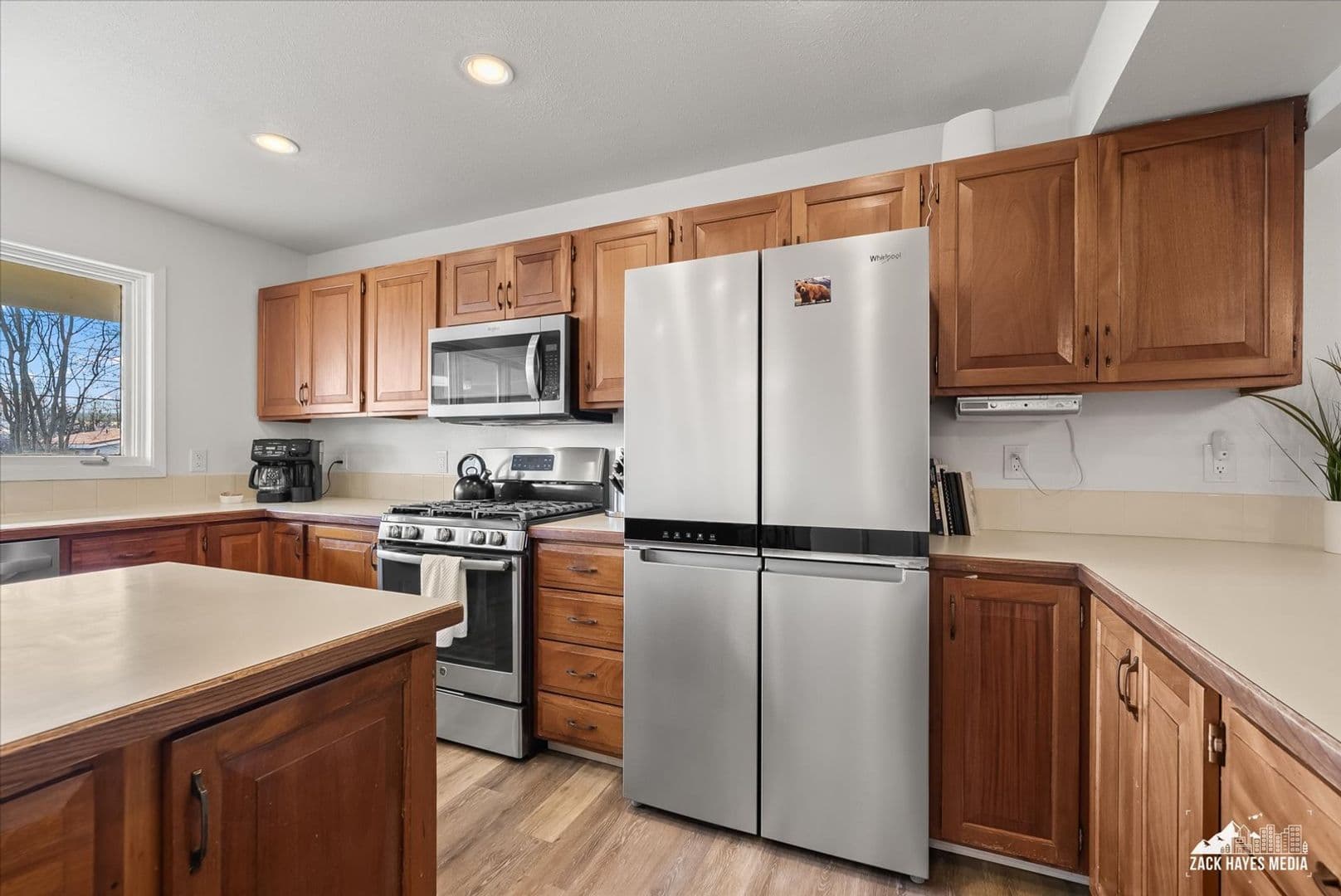 Anchorage Apartment: 324 E Manor Ave