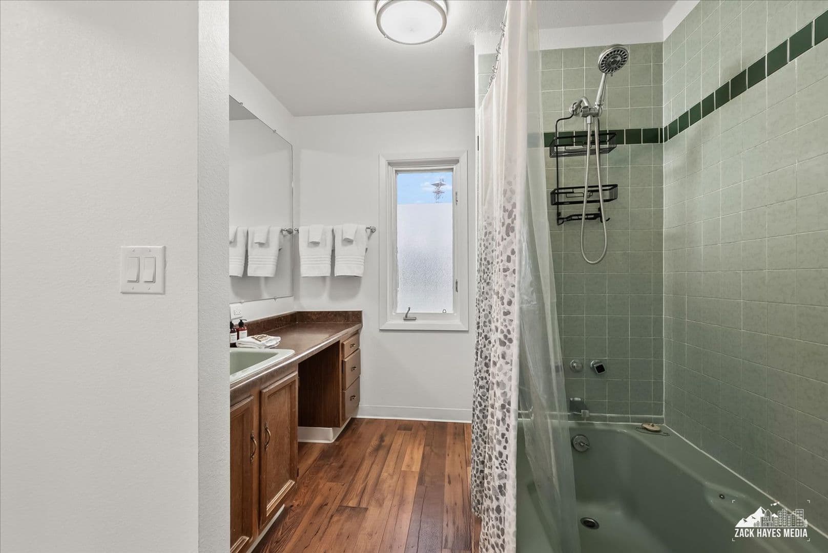 Anchorage Apartment: 324 E Manor Ave