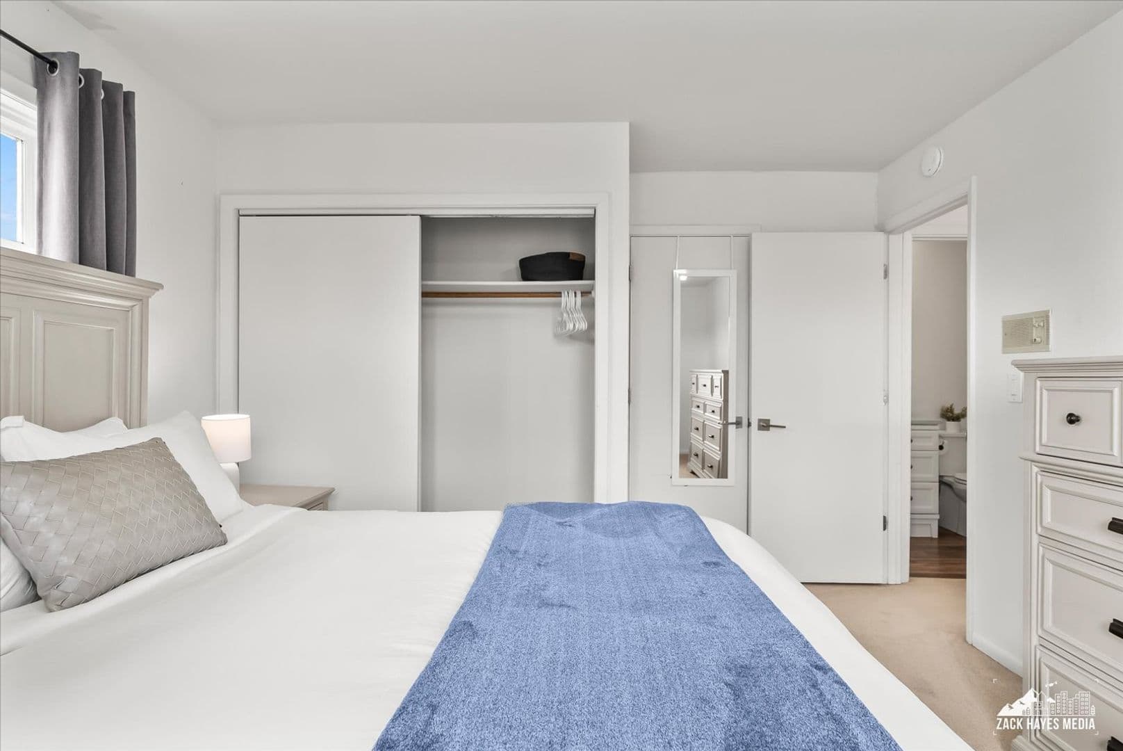Anchorage Apartment: 324 E Manor Ave