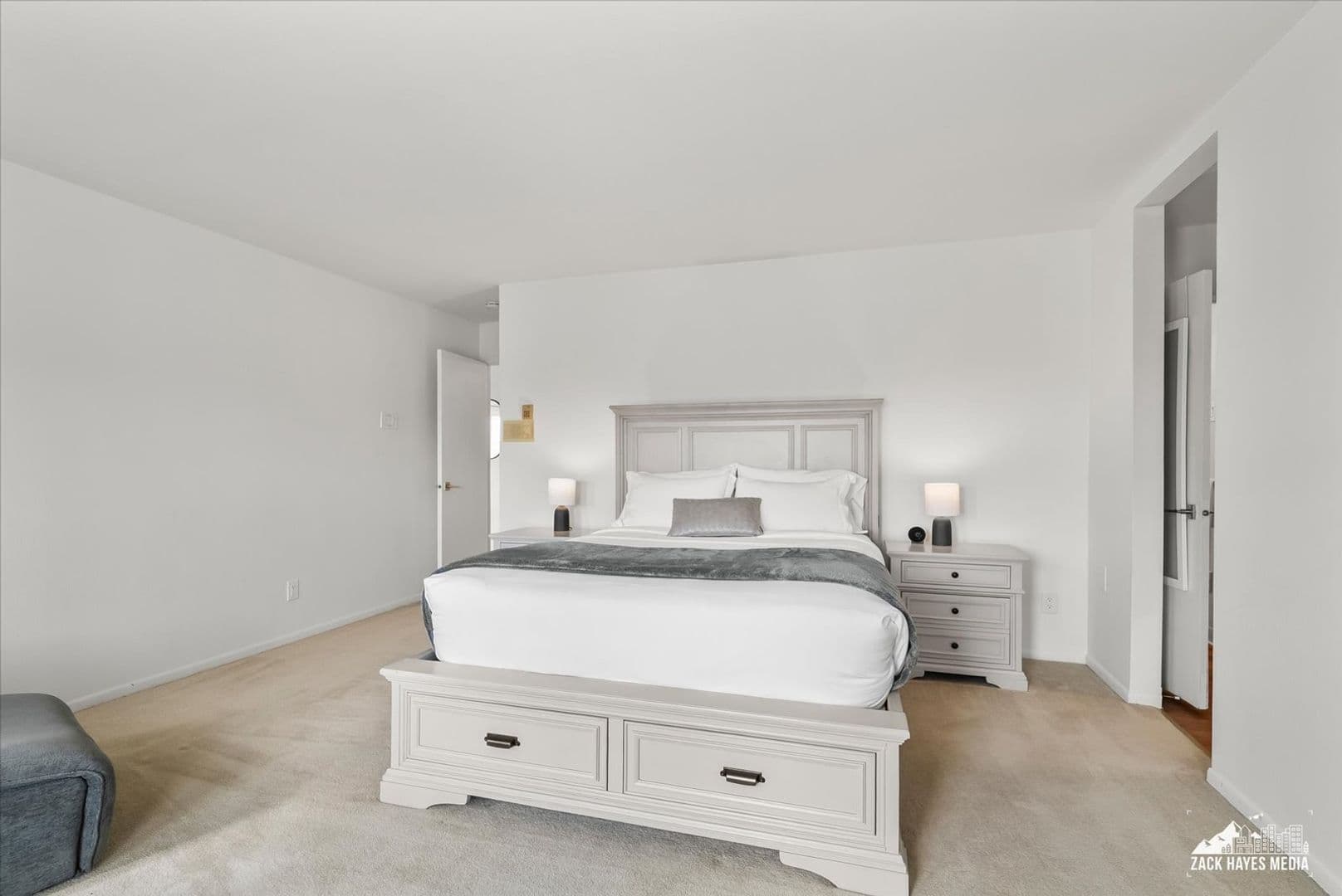 Anchorage Apartment: 324 E Manor Ave