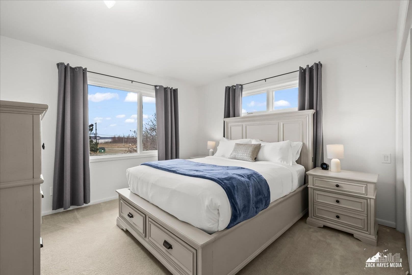Anchorage Apartment: 324 E Manor Ave