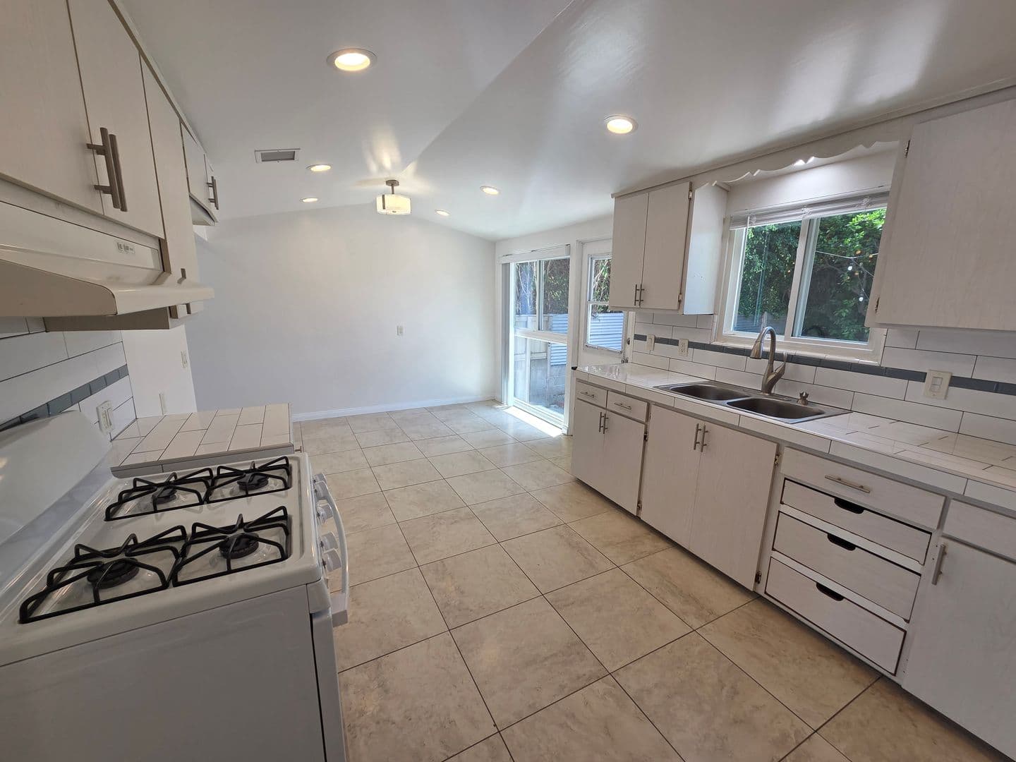Ventura House: 317 Agnus Drive