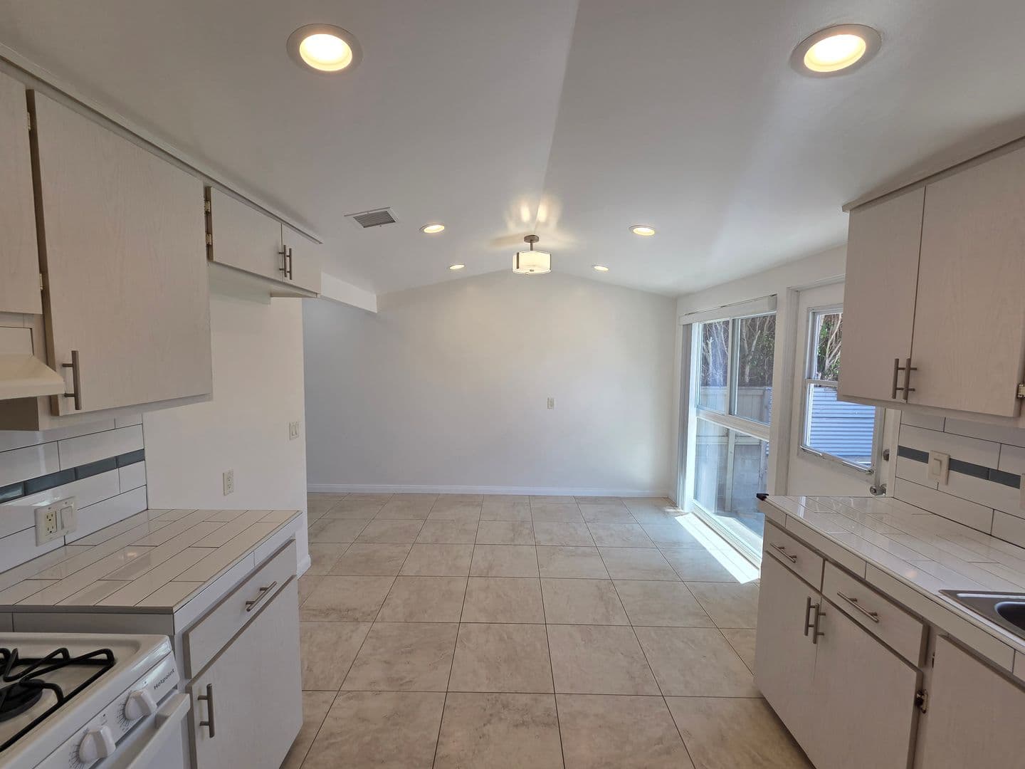 Ventura House: 317 Agnus Drive