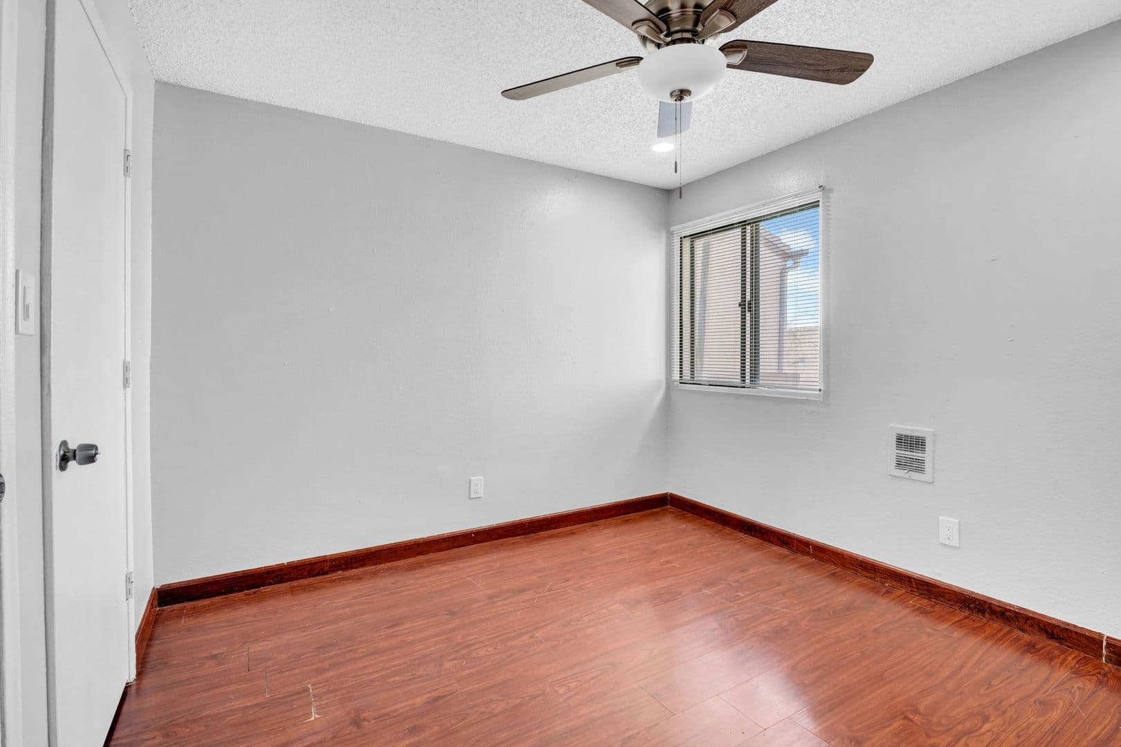 Phoenix Apartment: 1225 N 40th St