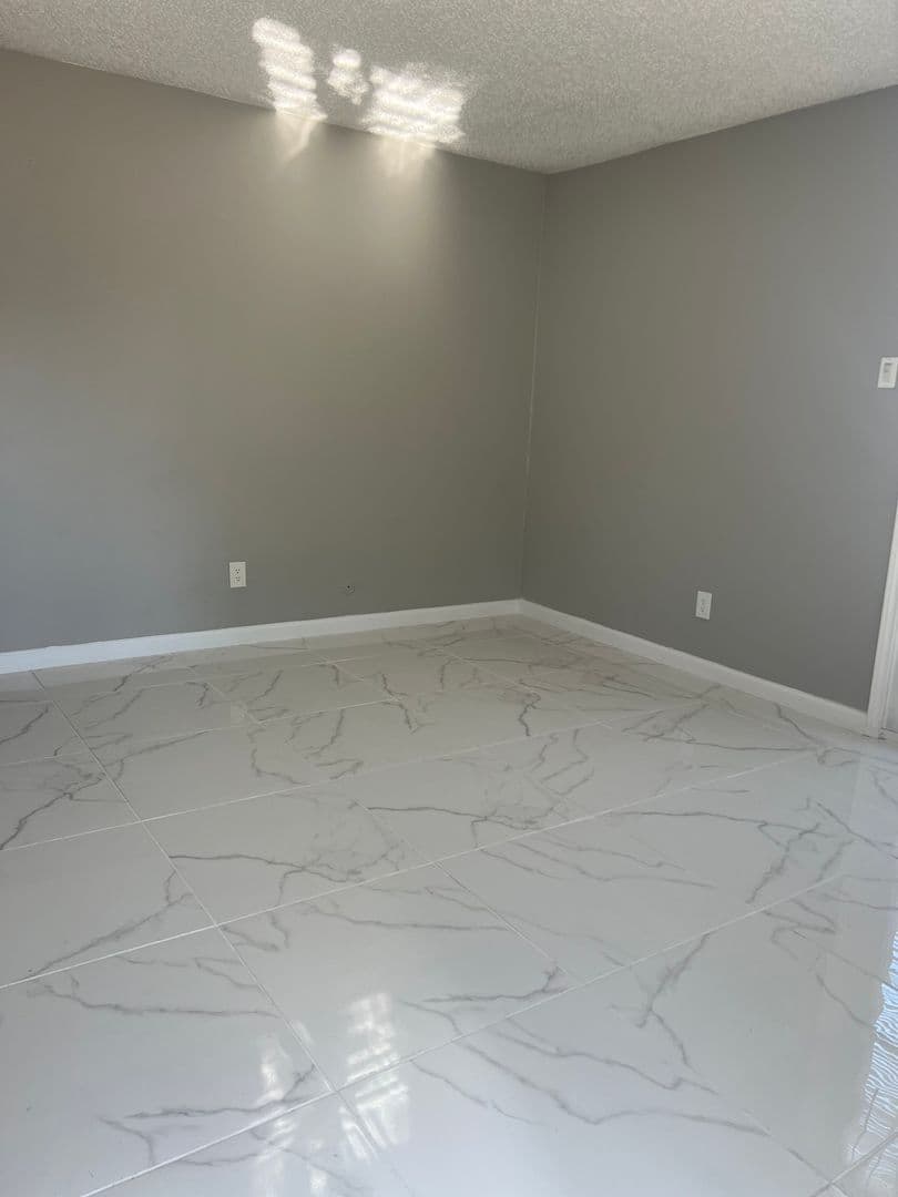 Fort Worth Apartment: 8300 Calmont Ave