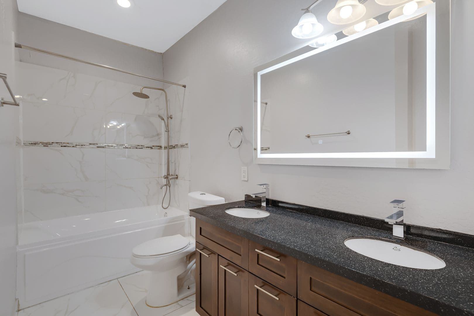 Tolleson Apartment: 600 N 96th Ave