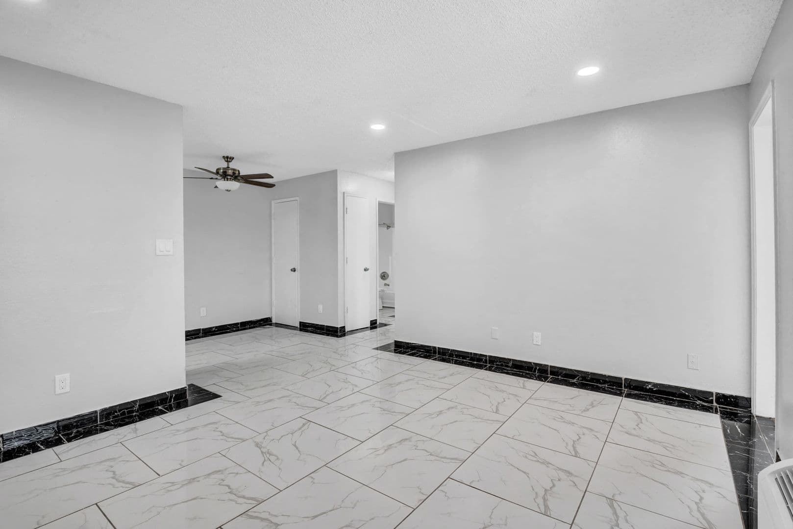 Phoenix Apartment: 1225 N 40th St