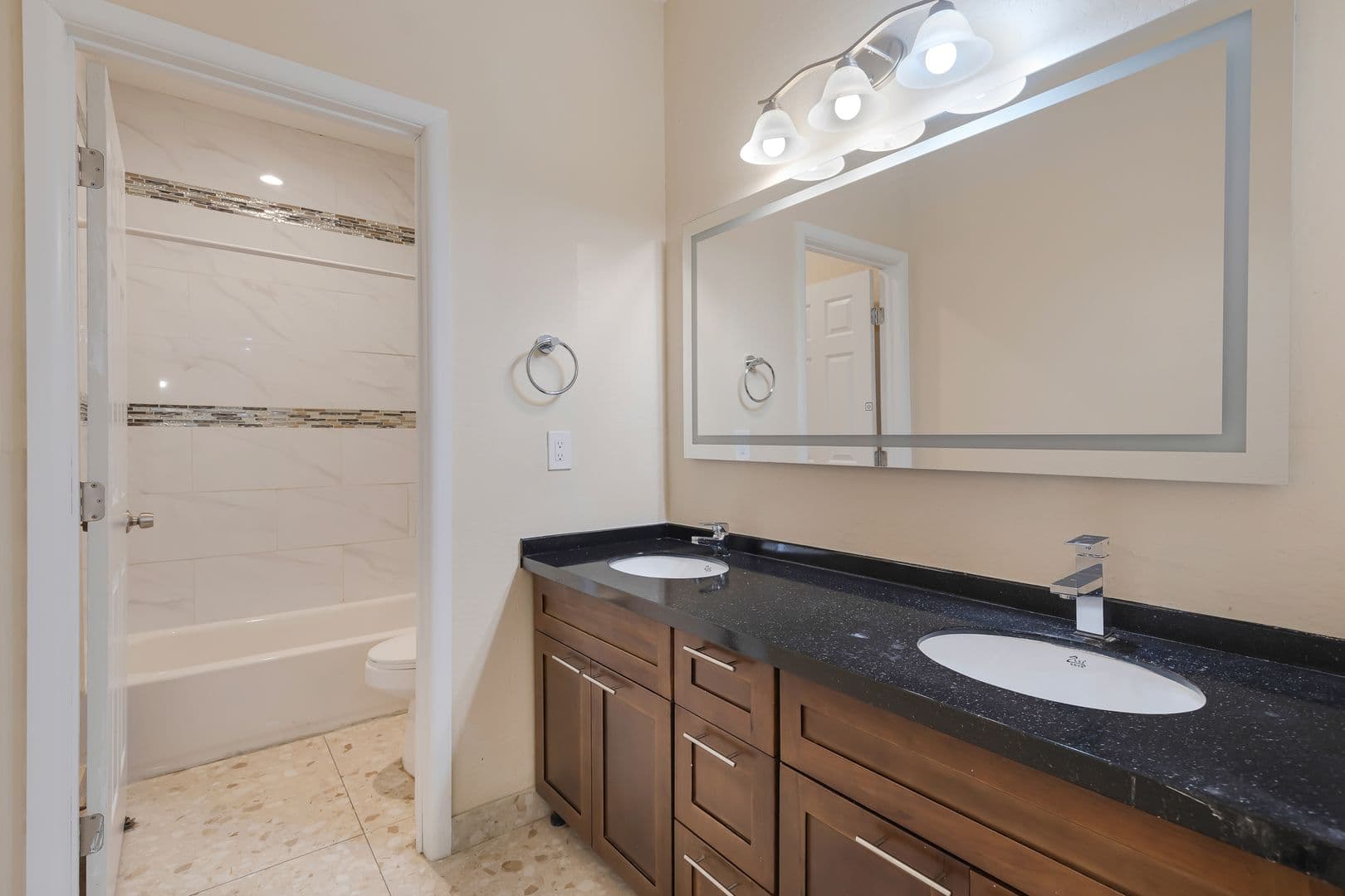Tolleson Apartment: 600 N 96th Ave