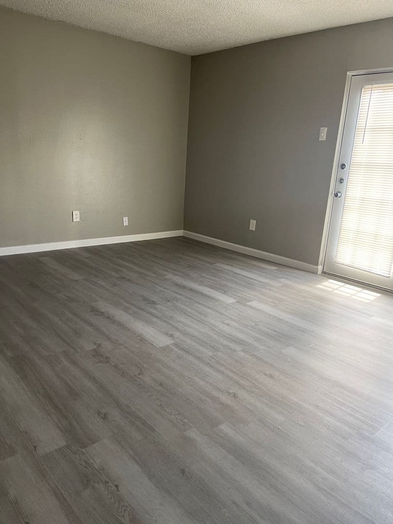 Fort Worth Apartment: 8300 Calmont Ave