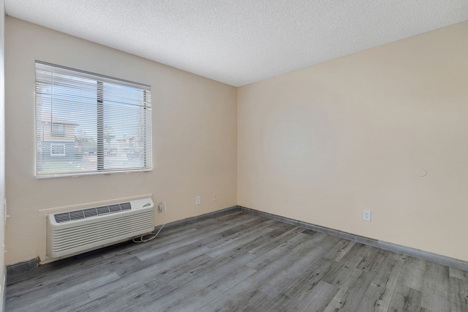 Glendale Apartment: 7111 N 75th Ave