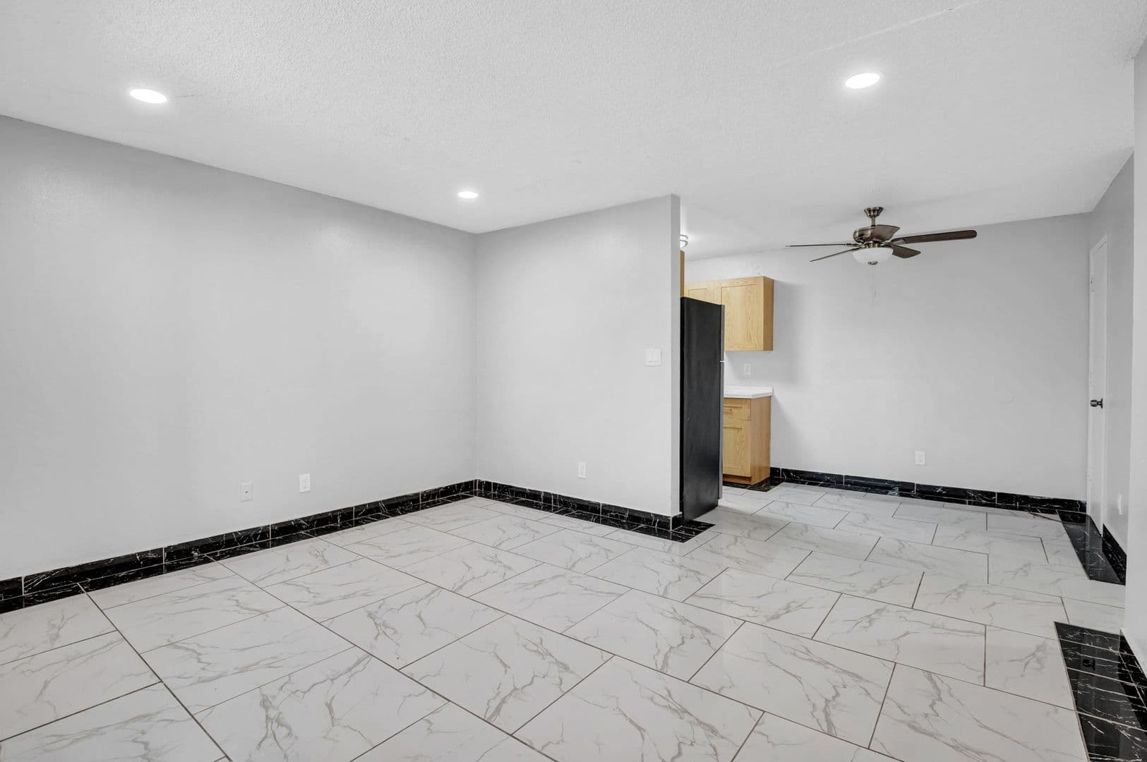 Phoenix Apartment: 1225 N 40th St