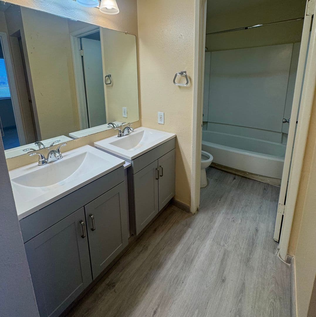 Glendale Apartment: 7111 N 75th Ave