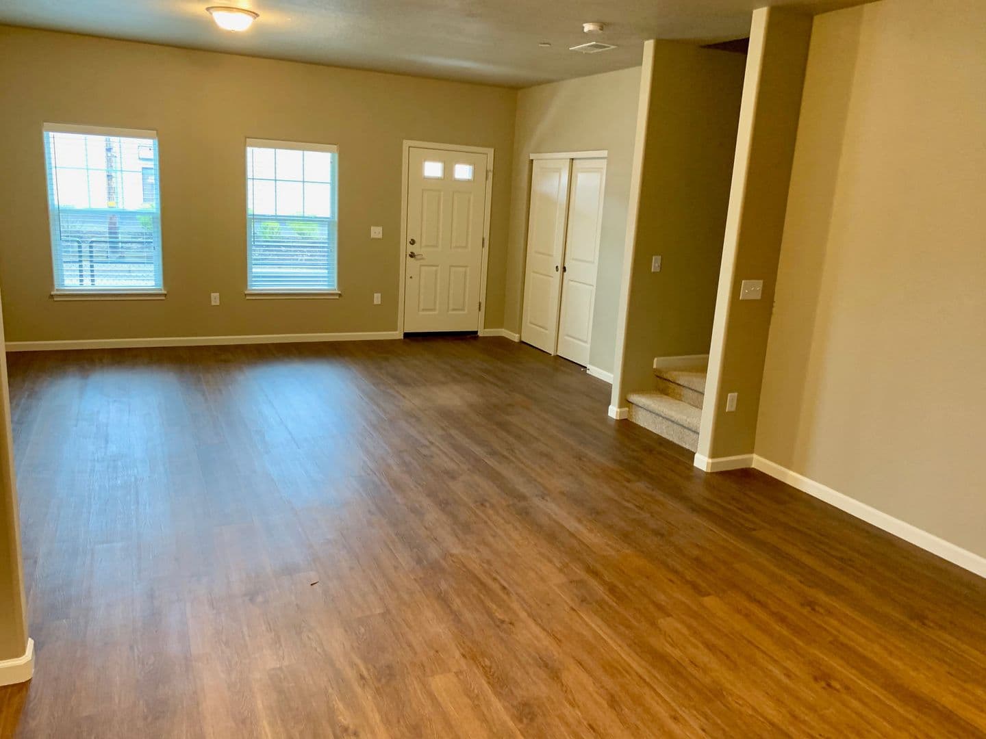Albany Townhome: 871 Water Ave. NE