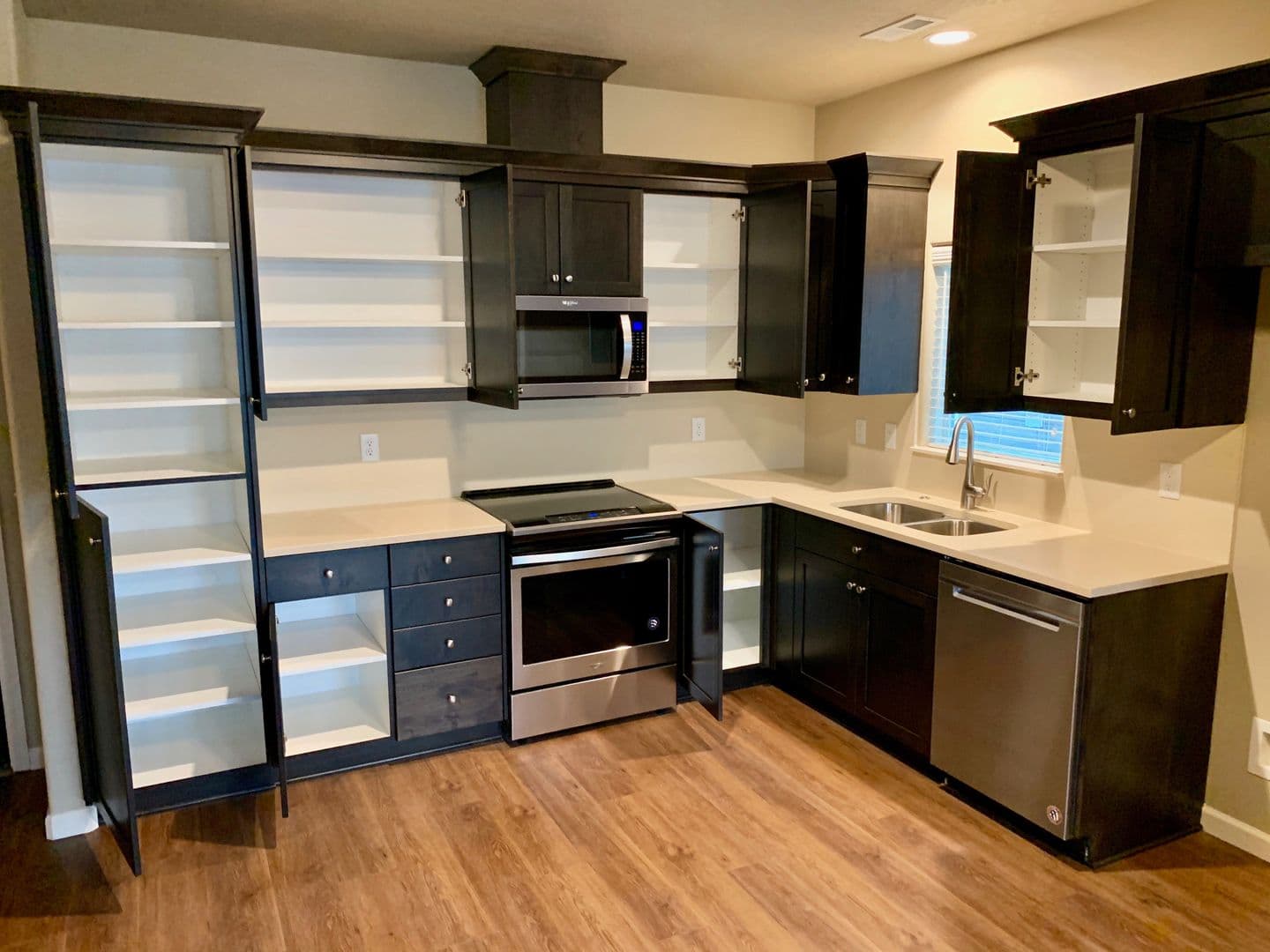 Albany Townhome: 871 Water Ave. NE