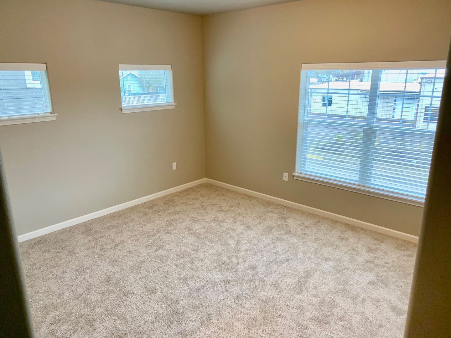 Albany Townhome: 871 Water Ave. NE