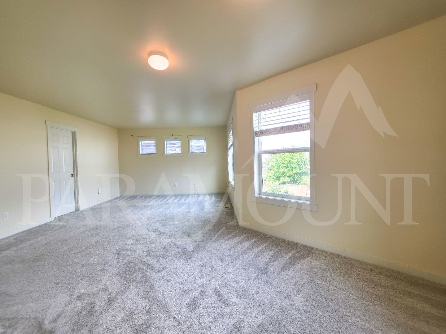 Port Orchard House: 2163 SW Warbler Way