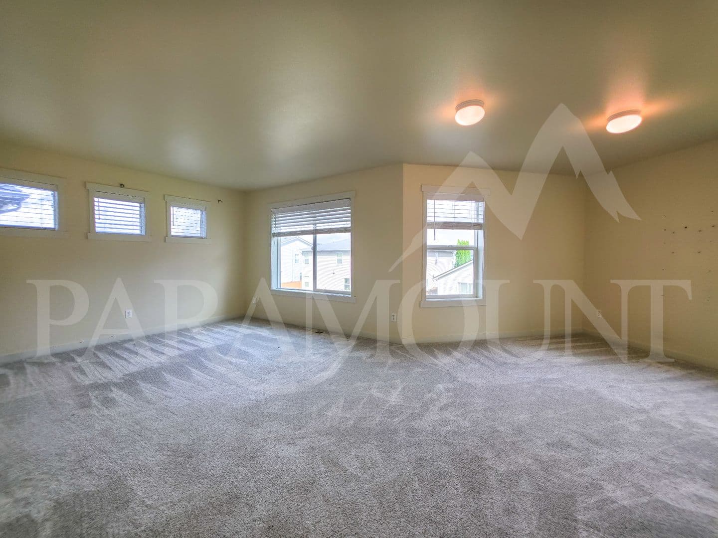 Port Orchard House: 2163 SW Warbler Way