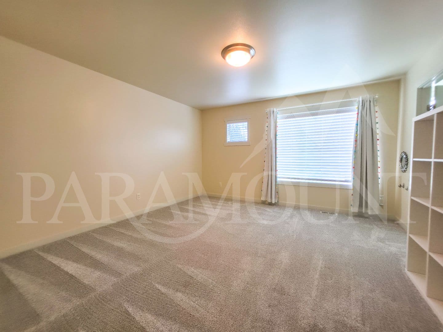 Port Orchard House: 2163 SW Warbler Way