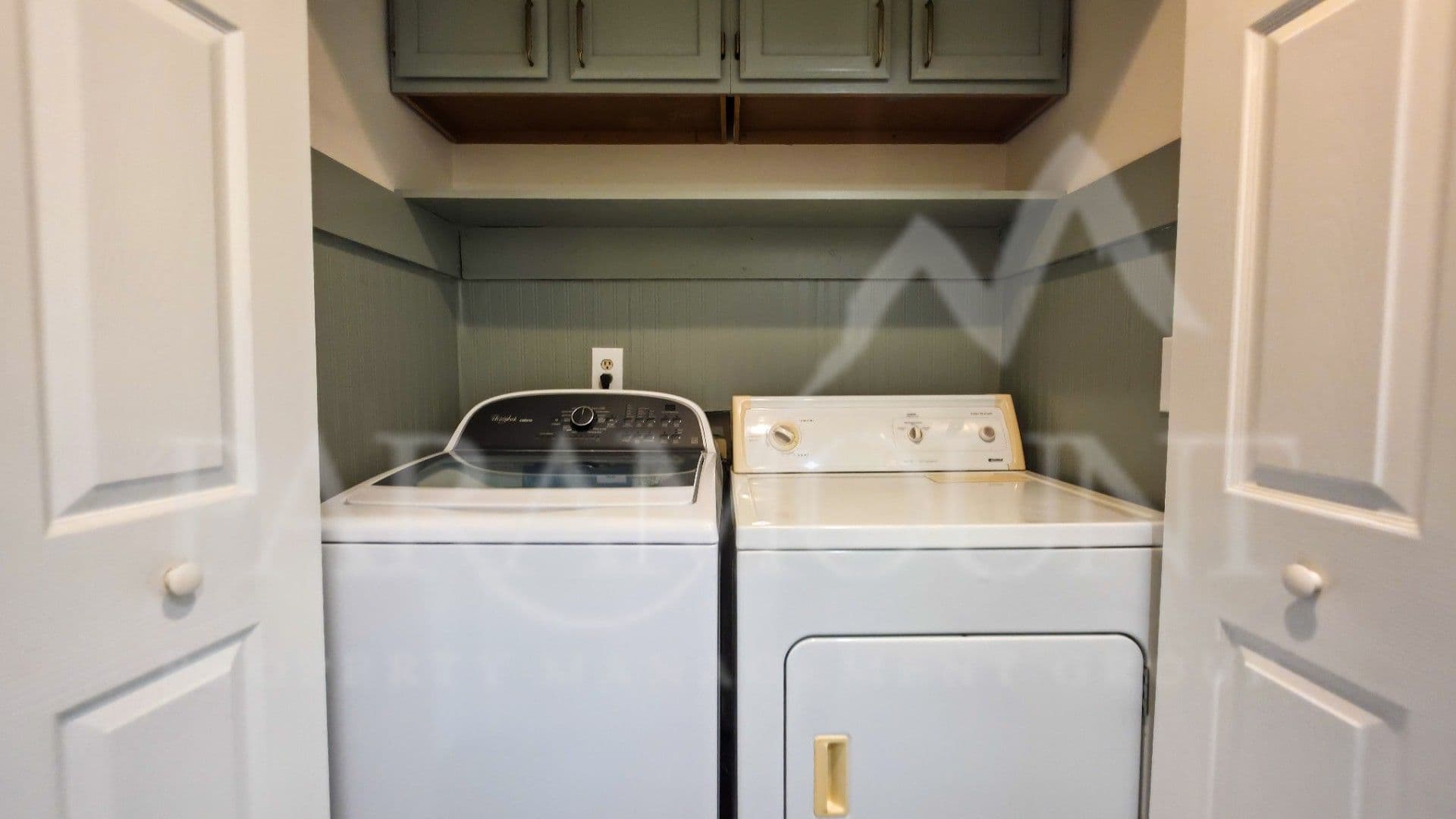 Poulsbo House: 155 NE Myreboe St