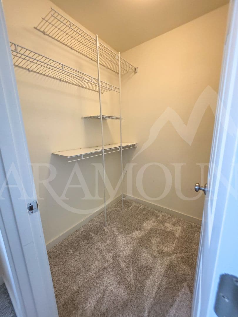Port Orchard House: 2163 SW Warbler Way