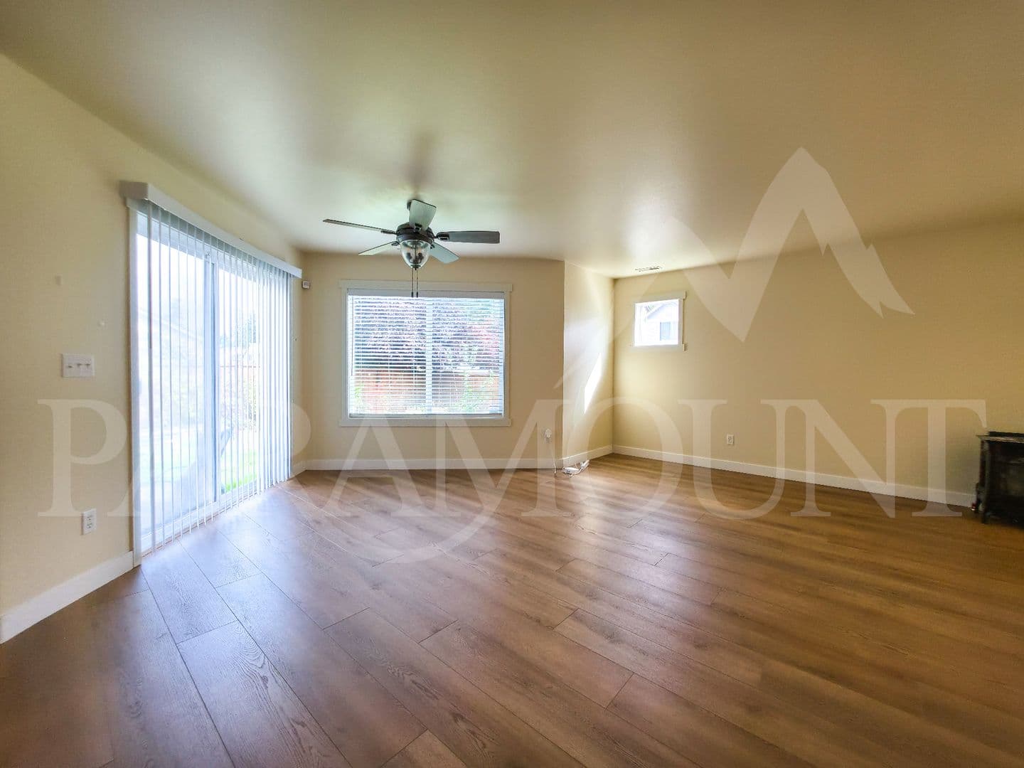 Port Orchard House: 2163 SW Warbler Way