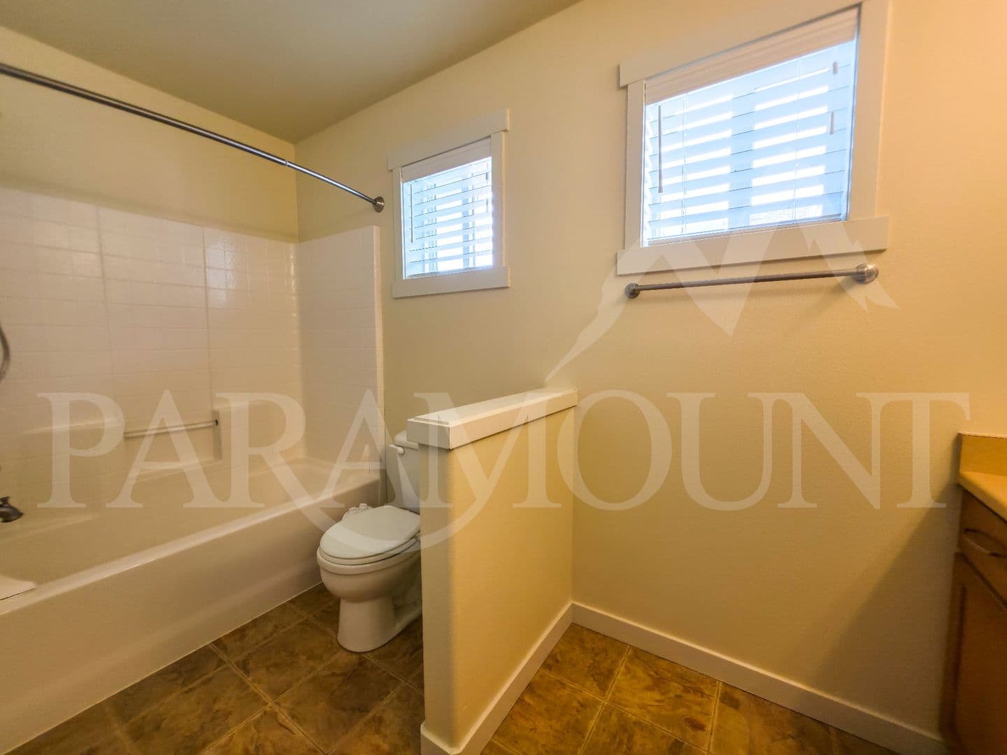 Port Orchard House: 2163 SW Warbler Way