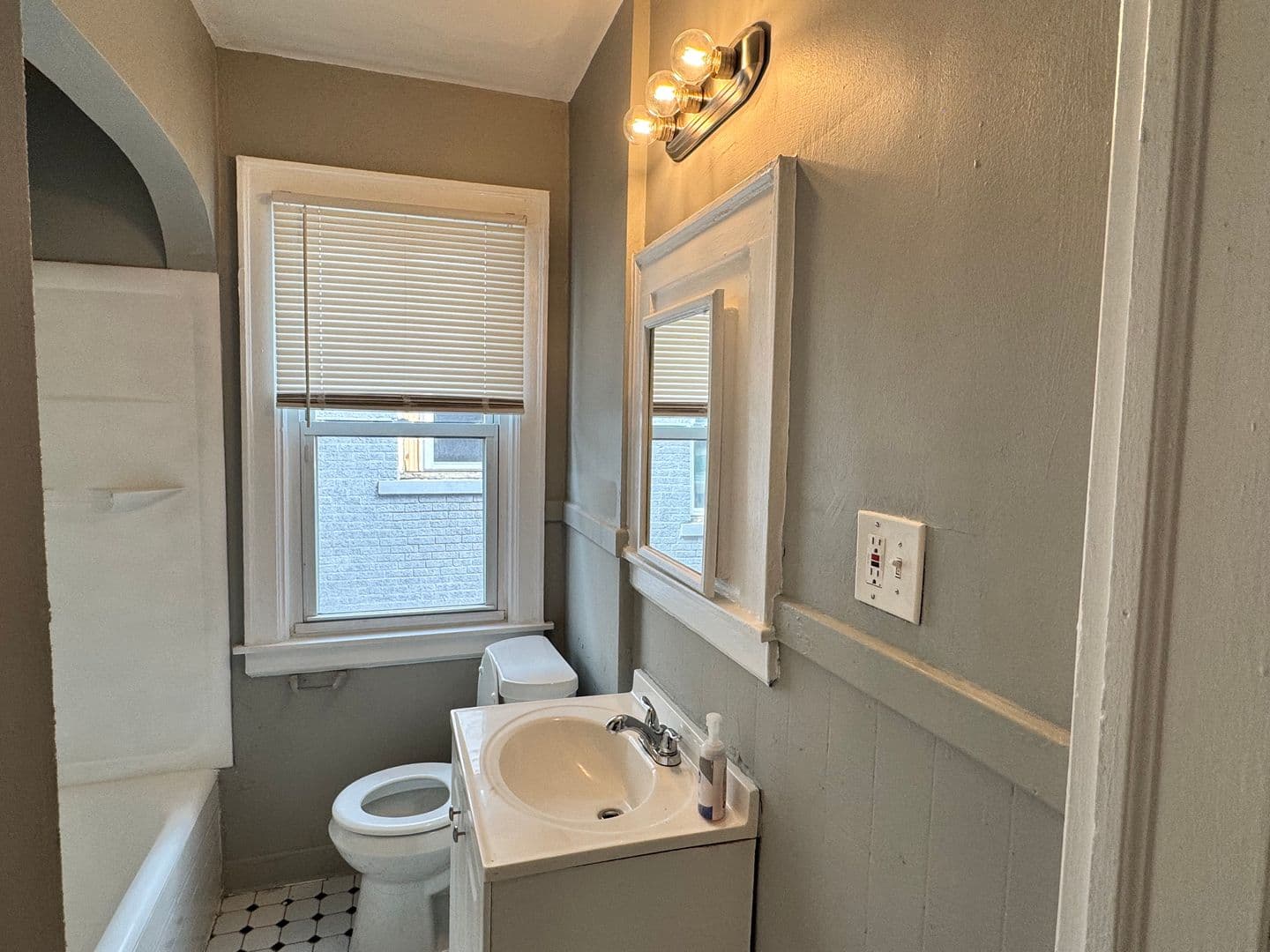 Detroit House: 15064 Tracey Street