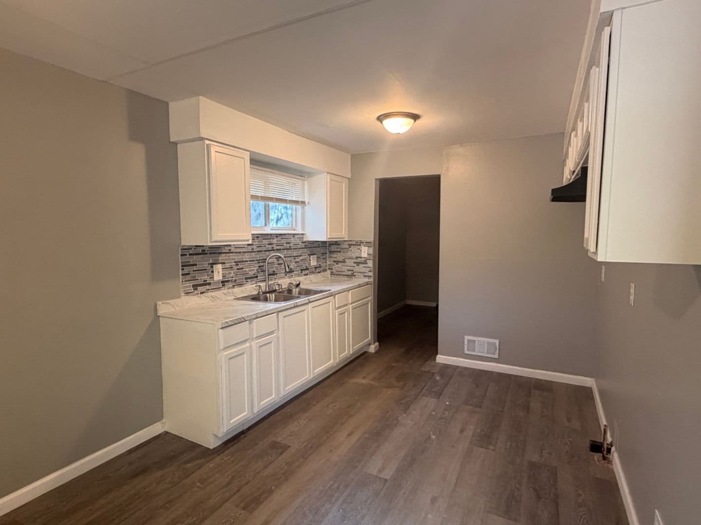 Detroit House: 15853 Dacosta Street