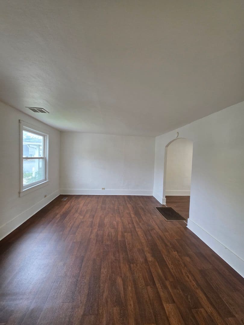 Elmira Heights Apartment: 2115-2117 College AVE